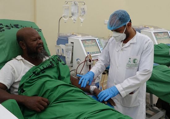 أطباء سعوديون ينقذون حياة ستيني بجراحة في القلب