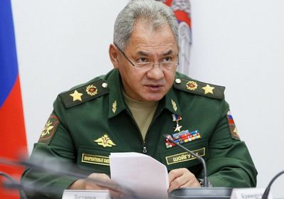 التكهنات حول مصير وزير الدفاع الروسي تجبره على الظهور