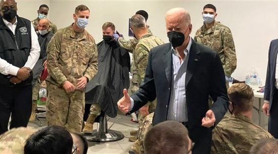 على حدود أوكرانيا.. بايدن يصل غيشوف البولندية