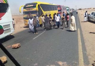 الخرطوم تبدأ في نقل آلاف السودانيين العالقين بليبيا