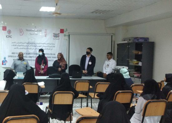 تدريب 13 قابلة على الرعاية الطارئة لحديثي الولادة بعدن
