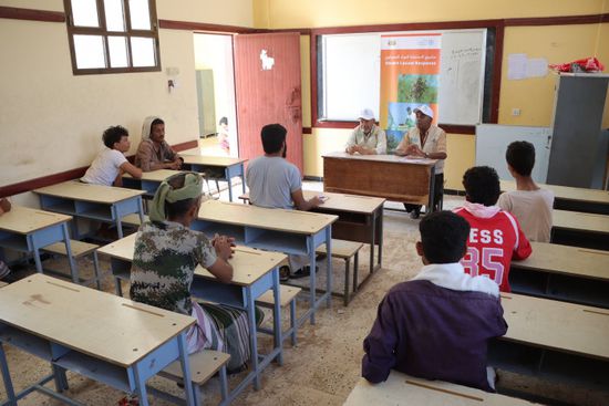 الأغذية والزراعة توعي مزارعي لحج وأبين بتدابير مكافحة الجراد