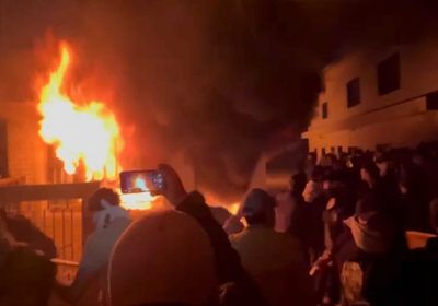 العراق.. اقتحام مقرا للحزب الديمقراطي الكردستاني في بغداد 