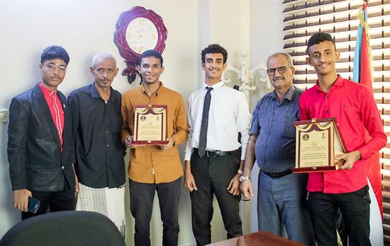 "الانتقالي" يكرم نابغتي الرياضيات الجنوبيين