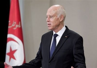 الرئيس التونسي: الجيش سيتصدى لمن يريدون العبث بالبلاد
