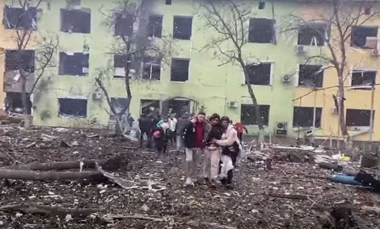 أوكرانيا: القصف الروسي مستمر في محيط كييف وتشيرنيهيف 