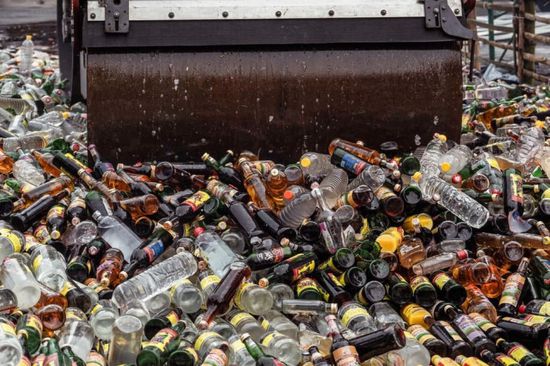 إتلاف كميات كبيرة من الخمور بإندويسيا بمناسبة رمضان