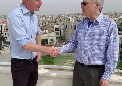 المبعوث الأمريكي يحث أطراف الهدنة على الالتزام بشروطها