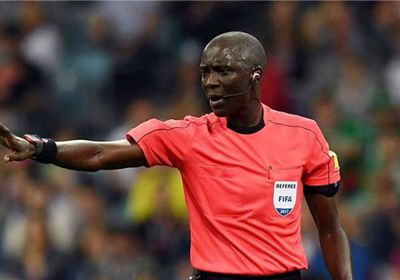 حقيقة مقتل الحكم الجامبي بكاري جاساما على يد مشجعين