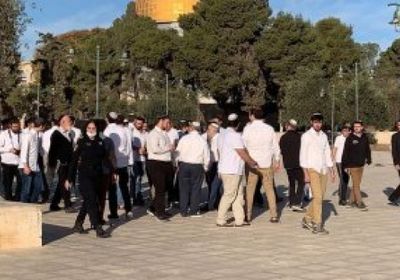 مستوطنون إسرائيليون يقتحمون ساحات الأقصى