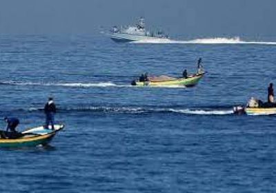 البحرية الإسرائيلية تهاجم مراكب الصيادين بساحل خان يونس