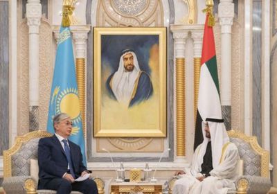خلال اتصال هاتفي.. بن زايد يبحث مع رئيس كازاخستان العلاقات الثنائية