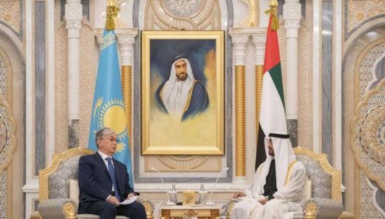 خلال اتصال هاتفي.. بن زايد يبحث مع رئيس كازاخستان العلاقات الثنائية