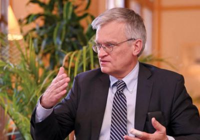 سيمنبي يثمن مشاورات الرياض: "الإطار المناسب لليمن"