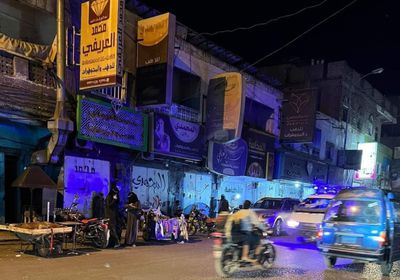 إتاوة ثقيلة على محال الذهب في تعز تدفعها للإغلاق