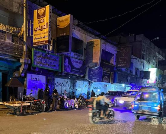 إتاوة ثقيلة على محال الذهب في تعز تدفعها للإغلاق