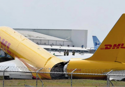 انشطار طائرة "بوينغ" بمطار في كوستاريكا