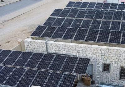 تشغيل وحدة عزل كورونا في سيئون بالطاقة الشمسية