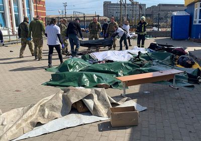 ارتفاع قتلى استهداف محطة كراماتورسك إلى 50 شخصًا