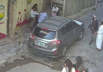 مليشيا الإخوان تقتحم جامعة الحكمة بتعز وتعتدي على رئيسها