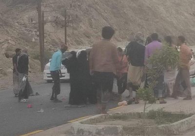 وفاة وإصابة شابين بحادث مروري في المكلا