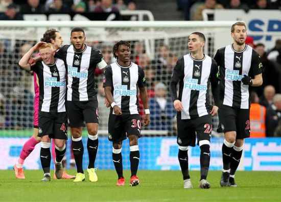 نيوكاسل يحقق فوزًا مهمًا على وولفرهامبتون بالدوري الإنجليزي