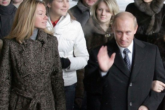 الاتحاد الأوروبي يفرض عقوبات على ابنتي بوتين