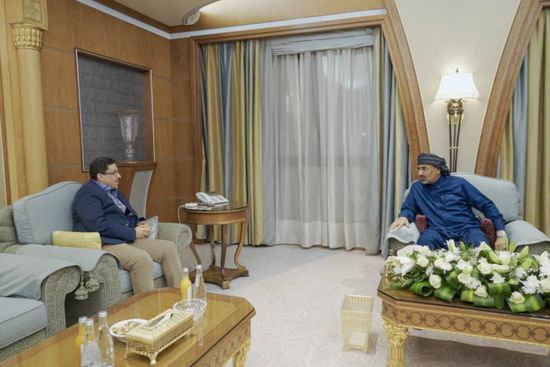 وزير الخارجية يؤكد لـ "الزُبيدي" تجاوبه مع توجيهات "الرئاسي"