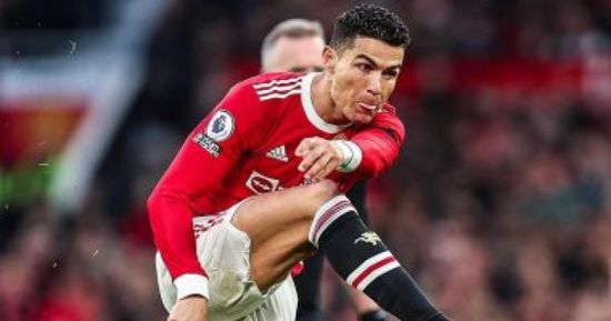 رونالدو يعتذر عن كسر هاتف أحد المشجعين