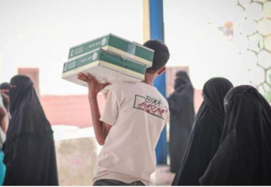 توزيع 4000 كرتون تمور في البريقة