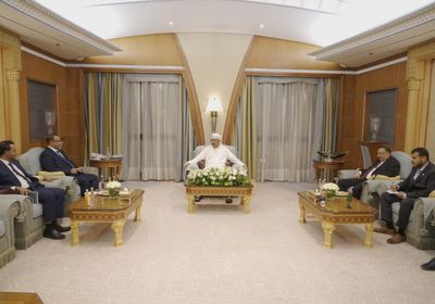 عيدروس الزُبيدي يطالب بإصلاحات عميقة تخدم المواطن