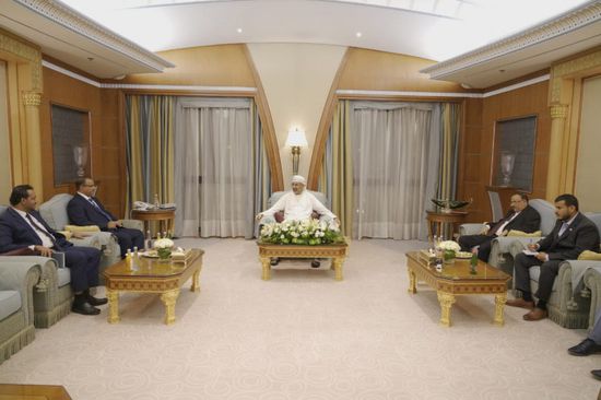 عيدروس الزُبيدي يطالب بإصلاحات عميقة تخدم المواطن