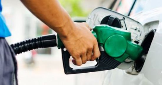 أسعار البنزين بأمريكا تسجل أطول موجة هبوط