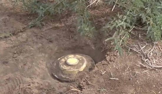 إصابة امرأتين في انفجار لغم حوثي شرق صنعاء