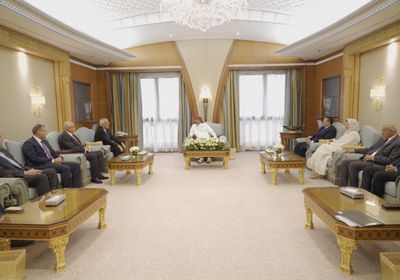 الزُبيدي يحذر القيادات الحزبية: أمامنا فرصة لن تعوض