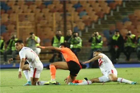 الزمالك يسقط في فخ التعادل أمام فاركو بالدوري المصري