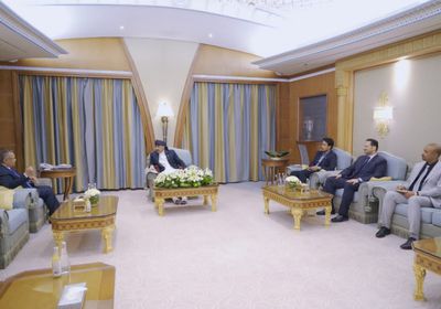 الرئيس الزُبيدي يدعو لمواجهة العدوان الحوثي المستمر