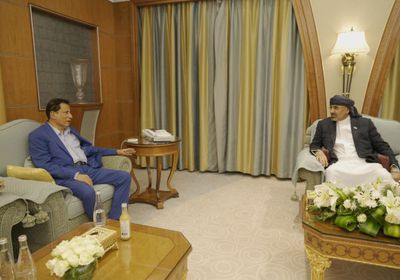 في لقائه محافظها.. الزُبيدي: المهرة بوابتنا الشرقية