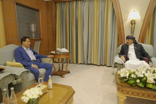 في لقائه محافظها.. الزُبيدي: المهرة بوابتنا الشرقية