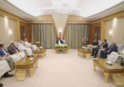 الزُبيدي يشيد بدعم وفد تحالف أمراء الجنوب العربي