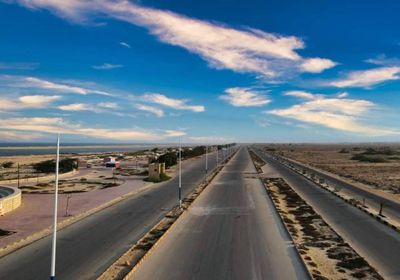 تركيب أعمدة إنارة بشوارع الغيضة