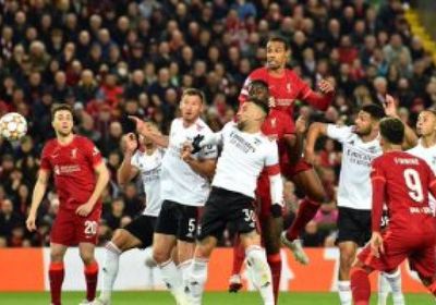 وفاة مشجع لفريق ليفربول بملعب مباراة بنفيكا