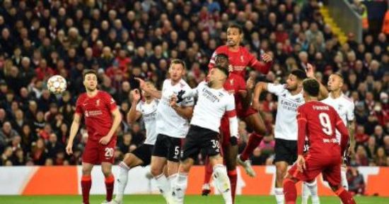 وفاة مشجع لفريق ليفربول بملعب مباراة بنفيكا