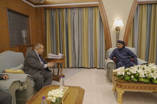 الزُبيدي يجدد دعوته للاصطفاف بمواجهة التعنت الحوثي