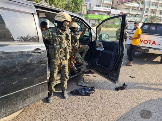 ملاحقات للسيارات غير المرخصة في عدن