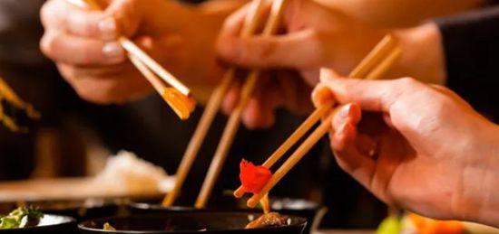 ابتكار عيدان للطعام في اليابان تعدل مذاق الأكل