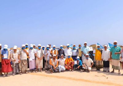 منح قوارب إلى 39 صيادا في الشحر