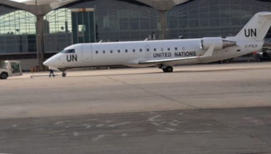 طائرة المبعوث الأممي تهبط بمطار عدن