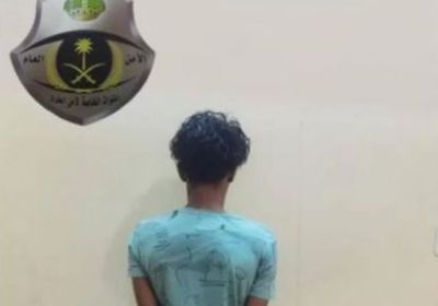 الإيقاع بيمني خلال نقله 3 مخالفين لنظام الإقامة في جازان