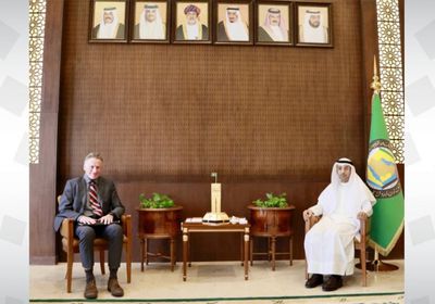 الحجرف يؤكد لبيري مساندة "التعاون الخليجي" جهود السلام